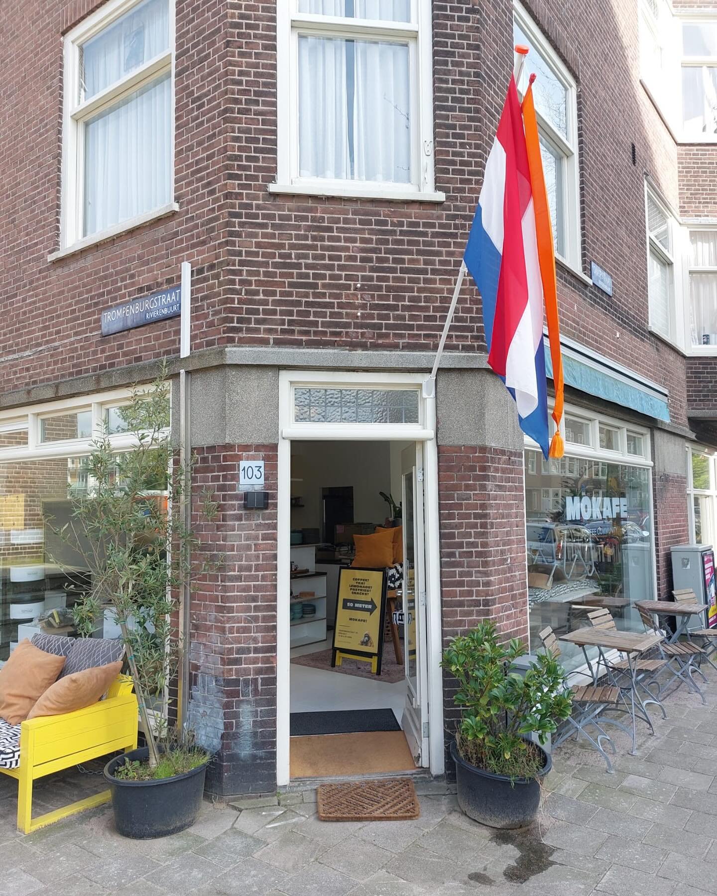 Mokafe storefront on Trompenburgstraat